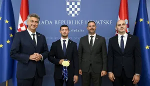 25.08.2026., Zagreb - U Banskim dvorima, premijer Andrej Plenkovic povodom osvajanja dvije zlatne medalje na Europskom prvenstvu u gimnastici, primio je Iliju Kovtuna i izaslanstvo Hrvatskog gimnastickog saveza i Hrvatskog olimpijskog odbora. Andrej Plenkovic, Illia Kovtun, Tonci Glavina, Josip Varvodic Photo: Marko Lukunic/PIXSELL
