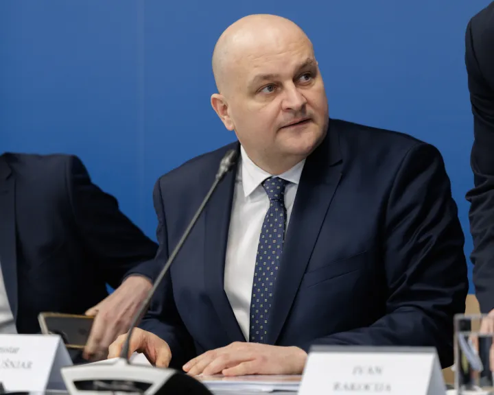 Zagreb, 05.02.2026. - Ministar gospodarstva Ante &Scaron;u&scaron;njar održao je 1. sastanak stručne radne skupine za izradu prijedloga Nacionalnog plana za razvoj industrije za razdoblje od 2027. &ndash; 2034. godine i Akcijskog plana za provedbu Nacionalnog plana.Na fotografiji Ante &Scaron;u&scaron;njar.foto HINA/ Edvard &Scaron;U&Scaron;AK