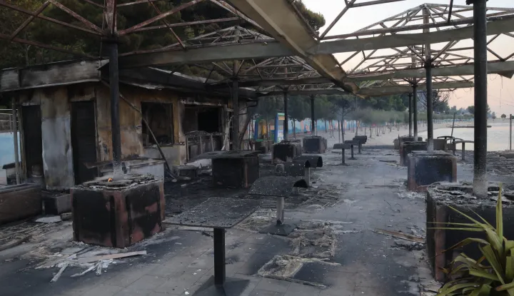 14.08.2026., Omis - Dolaskom jutra postali su vidljivi razmjeri stete nakon nezapamcenog pozara koji je jucer i nocas zahvatio podrucje Omisa. Photo: Ivo Cagalj/PIXSELL