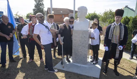 26.08.2026., Vukovar- Trpinjska cesta 221, Otkrivanje spomenika Vinku Budimiru &ndash; Slonu, hrvatskom branitelju. Spomenik su otkrili majka poginulog gdja Marija Budimir te sin poginulog Duje Budimir. Photo: Davor Javorovic/PIXSELL
