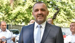 slavonija...zupanja...23.08.2024.kulturni centar ivana hermana; povodom dana grada odrzana svecana sjednica gradskog vijeca i dodjela javnih priznanja zasluznima; na fotki - damir juzbasic, gradonacelnik zupanje;foto Gordan Panić