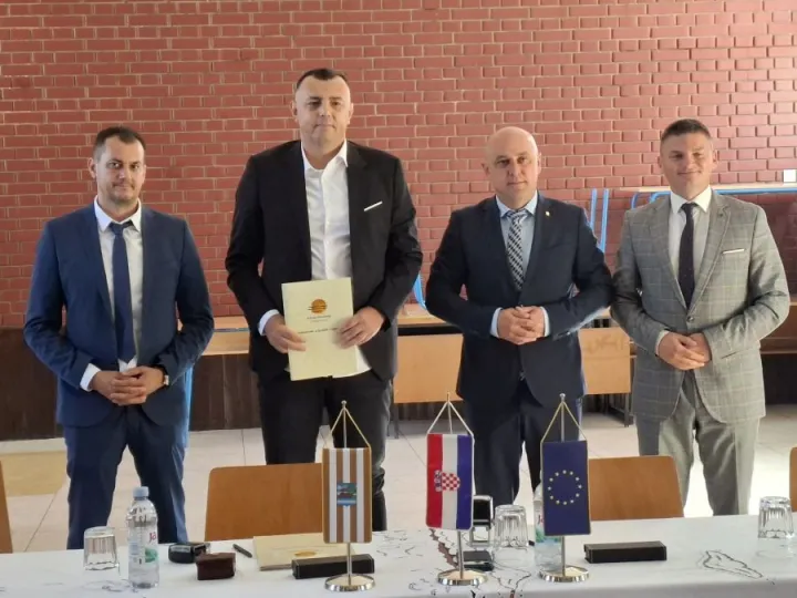 Potpisivanje ugovora u Cernifoto: VSŽ