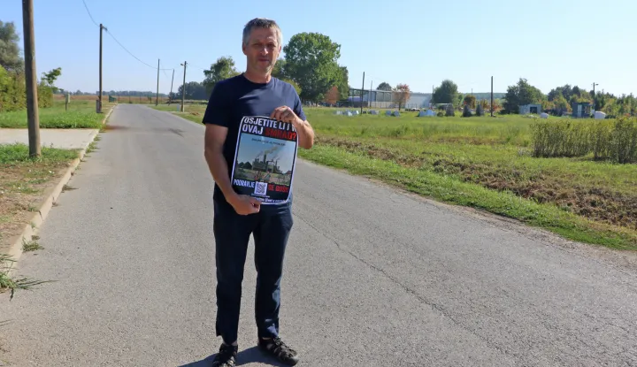 Osijek, 27. 08. 2026, Podravlje, ipred kompostane, potpisivanje peticije za izmje&scaron;tanje kompostane i poziv na subotnji prosvijed. Stanovnik Podravlja Hrvoje Domazetović.snimio GOJKO MITIĆ