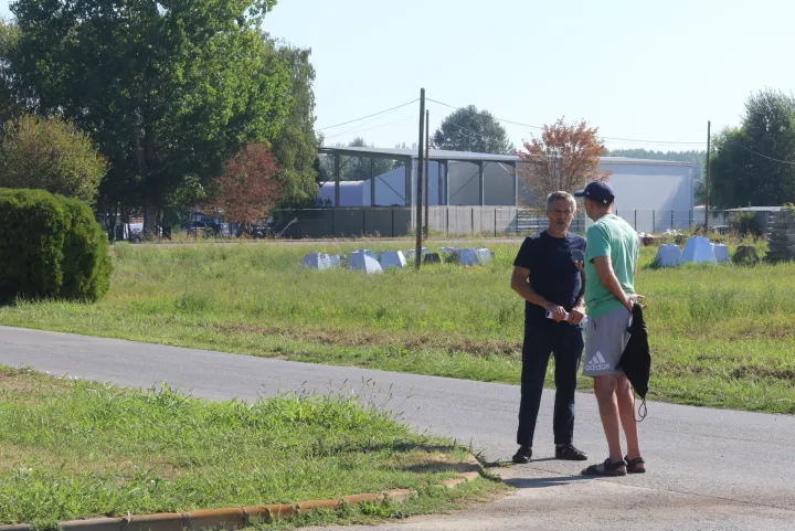 Osijek, 27. 08. 2026, Podravlje, ipred kompostane, potpisivanje peticije za izmje&scaron;tanje kompostane i poziv na subotnji prosvijed. Stanovnik Podravlja Hrvoje Domazetović.snimio GOJKO MITIĆ