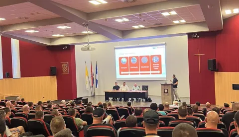 Teolo&scaron;ko-pastoralni seminar Svećenik u Crkvi i dru&scaron;tvu danas