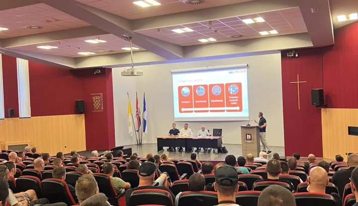 Teolo&scaron;ko-pastoralni seminar Svećenik u Crkvi i dru&scaron;tvu danas