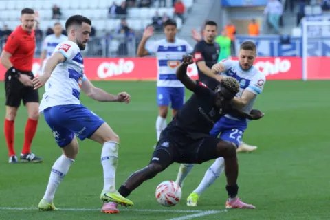 Osijek 14. 03. 2026, Opus Arena, nogomet, Osijek - Gorica, SuperSport HNL 25/26. Arnel Jakupović (17) i Roko Juri&scaron;ić (22).snimio GOJKO MITIĆ