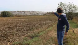 Belisce, 17. 10. 2023, Starovalpovacki put, odlagaliste otpada, Livit d.o.o. pogon za preradu mulja Belisce. Gradjani upozoravaju na smrad i potencijalnu ekolosku katastrofu na odlagalistu otpada.snimio GOJKO MITIĆ