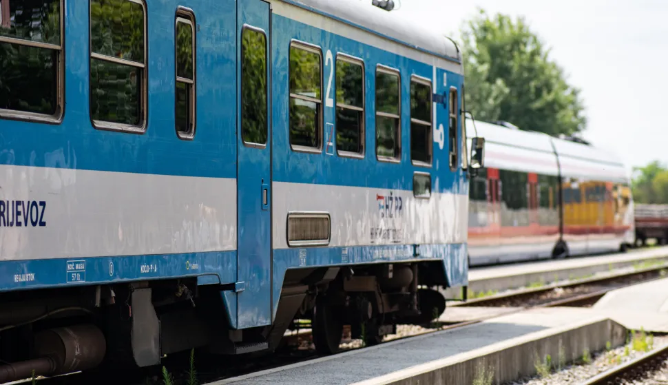 Bizovac, 2. 7. 2026., Obilazak radova na dionici željezničke pruge Osijek - Ko&scaron;kailustracija; slobodnjaci; putovanje; Željeznica; željeznička pruga; obilazak radova; radovi; pruga; vlak; vlakovi; željeznički promet; HŽ; prijevoz
