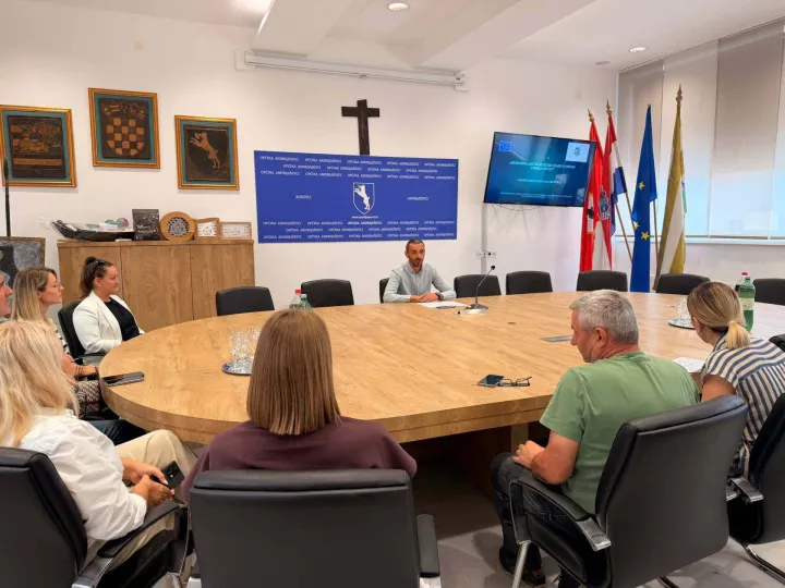 ANDRIJA&Scaron;EVCIOpćina Andrija&scaron;evci zavr&scaron;ila je veliki projekt izgradnje biciklističke infrastrukture na svom području vrijedan 1,13 milijuna eura, u kojem je izgrađeno čak 7,77 kilometara biciklističkih stazakolovoz 2026.