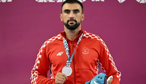 Taranto, 2.9.2026.- Karatist An?elo Kvesi? osigurao je 38. medalju za Hrvatsku na Mediteranskim igrama u Tarantu osvojiv?i srebro u kategoriji preko 84 kilograma. foto HINA/ HOO/ SLOBODAN KADI?/ ua