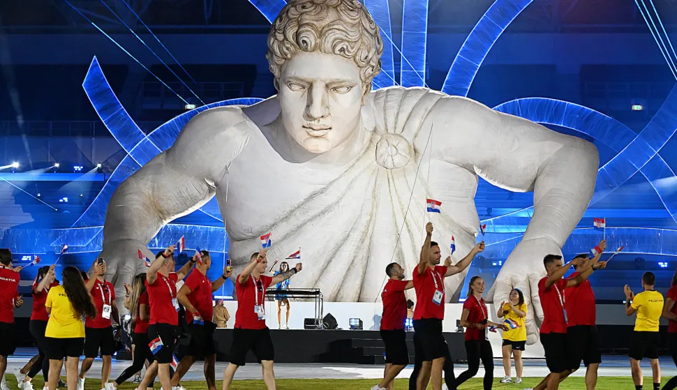 MEDITERANSKE IGRE U TARANTU (ITALIJA) - 2026.SVEČANO OTVARANJENa svečanosti otvaranja XX. Mediteranskih igara u Tarantu, hrvatski stjegono&scaron;e su bili Nives Jelovica (boćanje) i Ivan &Scaron;apina (taekwondo).Svečanost otvaranja Mediteranskih igara je bila na obnovljenom stadionu Erasmo Iacovone u Tarantu (Italija)