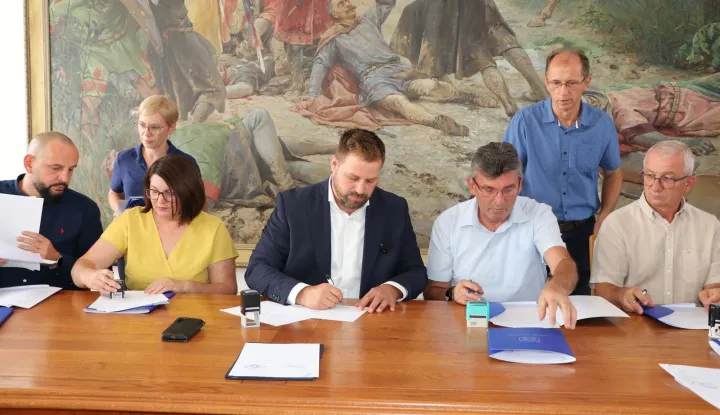 Potpora obiteljima: Svakome učeniku gradskih 100 eura
