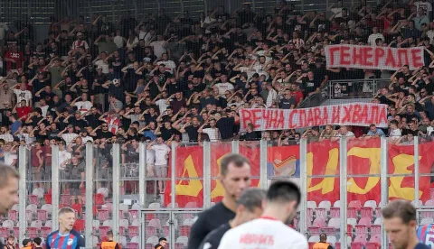 Ratko mladić, transparenti podr&scaron;ke Crvena zvezda, delije, navijači