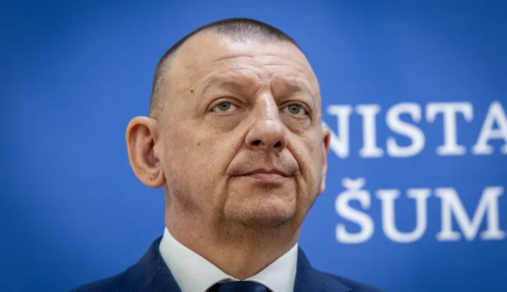 Zagreb, 28.8.2026 - Potpredsjednik Vlade i ministar poljoprivrede, &scaron;umarstva i ribarstva David Vlajčić održao je konferenciju za medije na temu ukidanja zona za&scaron;tite i ograničenja u vezi s afričkom svinjskom kugom. Na slici Ivan Matijević.Foto Hina/ Dario GRZELJ/ dag