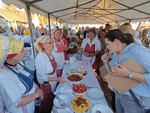 Ocjenjivanje jela na Stanarskim susretimafoto. Marija Le&scaron;ić Omerović