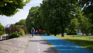 Osijek, 15. 5. 2026., Slobodnjacigrađani; prolaznici; pje&scaron;aci; biciklisti; promenada; pje&scaron;ačka staza; biciklistička staza; &scaron;etnja; vožnja; rekreacija; proljeće; sunčan dan; priroda