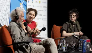 Zagreb, 06.09.2026 - Stefan Hertmans na Festivalu svjetske književnosti predstavit će svoj novi roman "Dius" u razgovoru sa slikaricom i autoricom romana "U kući i u vrtu bilo je mnogo cvijeća" Gabrijelom Rukelj Kra&scaron;ković. Na slici Stefan Hertmans, kustosica Leila Topić, Gabrijela Rukelj Kra&scaron;ković.foto HINA/ Damir SENČAR/ ds