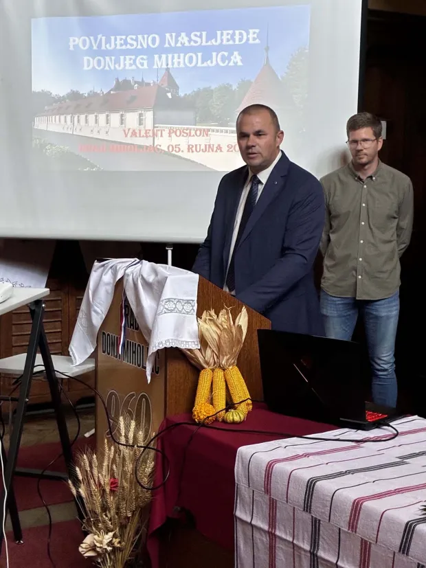 Udruga Hrvatska izvandomovinska lirika
