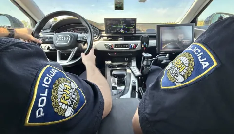 Osijek, 14. 07. 2026., Plavi Glas, prometna policija, MUP, policija, policijski presretač; presretač; brzina; opasna brzina; snimanje brzineSNIMIO BRUNO JOBST