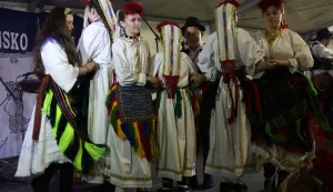 VLADISLAVCI, 21. 06. 2020, ISPRED ZGRADE OPĆINE VLADISLAVCI, IVANJSKO SIJELO, U ORGANIZACIJI DUD "DUKAT", VLADISLAVCI. KORONA VIRUS, COVID-19.snimio GOJKO MITIĆ