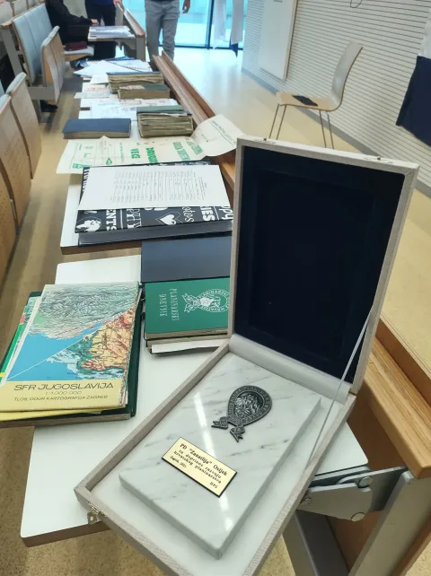 Planinarsko dru&scaron;tvo "Zanatlija" obilježava 55 godina kontinuiranog djelovanja okupljajući građane svih generacija i ljubitelje planinarenja, boravka u prirodi, rekreacije i druženja. Na Građevinskom i arhitektonskom fakultetu Osijek održan je panel o povijesti dru&scaron;tva od njegova osnutka do danas te prezentacijom starih fotografija, priznanja, zapisa i dnevnika koji potvrđuju uspje&scaron;nih pet i pol desetljeća rada.