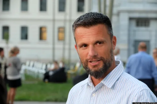 10.09.2023., Rijeka - Otvorenje 16. Vriska - rijeckog sajma knjiga i festivala autora i dodjela VBZove knjizevne nagrade za najbolji neobjavljeni roman, odrzano je u parku Art kvarta Bencic. Nagradu za najbolji neobjavljeni roman dobio je Nebojsa Lujanovic za roman "Tvornica Hrvata". Photo: Goran Kovacic/PIXSELL