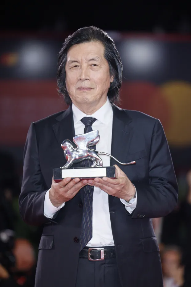 VENICE, ITALY - SEPTEMBER 12: Lee Chang-dong winner of the Silver Lion Grand Jury Prize Award for "Ga-neung-han Sa-rang (Possible Love)" poses during the 2026 Closing Ceremony for the 83rd Venice International Film Festival at Sala Grande on September 12, 2026 in Venice, Italy. Photo by Marco Piovanotto/Abacapress.com Photo: Piovanotto Marco/ABACA/ABACA