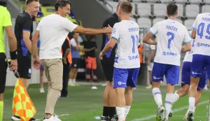Osijek 30. 08. 2026, Opus Arena, nogomet, Osijek - Slaven Belupo, SuperSport HNL 2026/2027. Trener Federico Luna Bessone i Nail Omerović.(11)snimio GOJKO MITIĆ