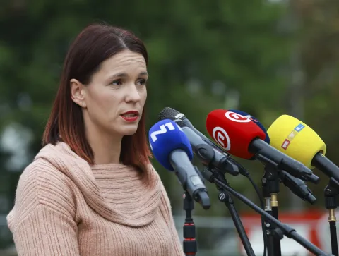 Zagreb, 14.09.2026. - Udruga za borbu protiv vr&scaron;njačkog nasilja Roditelji za djecu&nbsp;organizirala je prosvjed povodom nedavnog tragičnog događaja u zagrebačkoj Elektrotehničkoj &scaron;koli. Na fotografiji Helena Ančić. foto HINA/ Lana SLIVAR/ ls