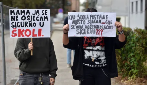 Zagreb, 14.09.2026 (novosti) - prosvjed ispred Elektro-tehnicke skole, ucenici se vratili na nastavu. foto Davor Kovacevic novosti