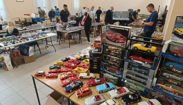 Izložba autića u GČ Tvrđa na Vijencu Ivana Me&scaron;trovića