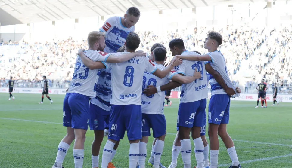 12.09.2026., stadion Opus Arena, Osijek - SuperSport HNL 2026./2027., 07. kolo, NK Osijek - GNK Dinamo. Nogometasi Osijeka slave pogodak Armanda Leona za vodstvo 2:0. Photo: Davor Javorovic/PIXSELL