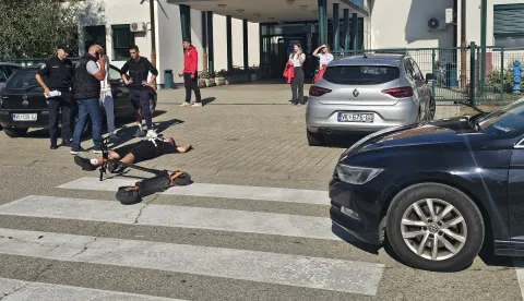 Sve je vi&scaron;e nesreća s električnim romobilima: Pokazna vježba u Vinkovcima pokazala &scaron;to se dogodi u sekundi nepažnje