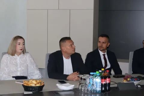 nexe sastanak na&scaron;ice