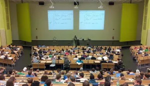 predavanje fakultet studenti učionica obrazovanje