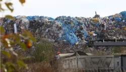 Belisce, 17. 10. 2023, Starovalpovacki put, odlagaliste otpada, Livit d.o.o. pogon za preradu mulja Belisce. Gradjani upozoravaju na smrad i potencijalnu ekolosku katastrofu na odlagalistu otpada.snimio GOJKO MITIĆ