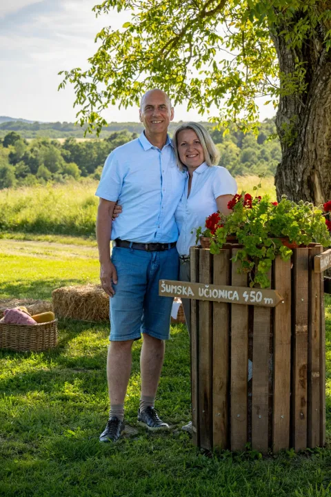 Ako se možemo sjetiti mjesta na kojem odmor počinje pri prvom koraku kroz vrata, onda je to AKORD, obiteljsko permakulturno ekolo&scaron;ko imanje Katarine i Igora &Scaron;tavlića, koje nije nastalo kao klasična turistička priča, već pomalo, iz života koji su godinama zajedno gradili oko vrijednosti prema kojima sami žive.