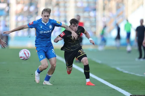 19.09.2026., Varazdin - SuperSport HNL 2026./2027., 08. kolo, NK Varazdin - NK Osijek. Ivan Canjuga i Admir Ljatifi Photo: Slavko Midzor/PIXSELL