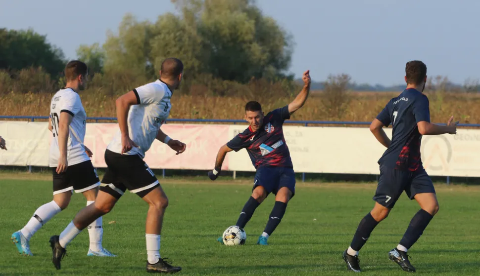 Bilo je pogodaka kao u priči, tenjski Slavonac novi lider