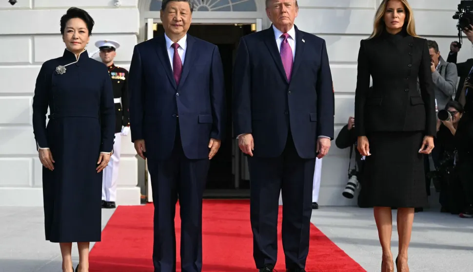 US President Donald Trump and First Lady Melania Trump greet China's President Xi Jinping and his wife Peng Liyuan upon their arrival to the South Portico of the White House in Washington, DC, on September 24, 2026. President Xi is on a State visit to the United States from September 23 to 25. (Photo by SAUL LOEB/AFP)