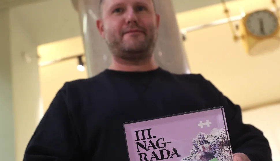 Treća nagrada 38. Salona mladih Mateu Siti iz Đakova za &ldquo;Kamen zaglavni&rdquo;