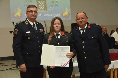 Zoljan - rujan 2026.predsjednik županijske Vatrogasne zajednice Zdenko Čarapar, zapovjednica DVD-a Zoljan Tomislava Žarić i predsjednik Željko Ptiček