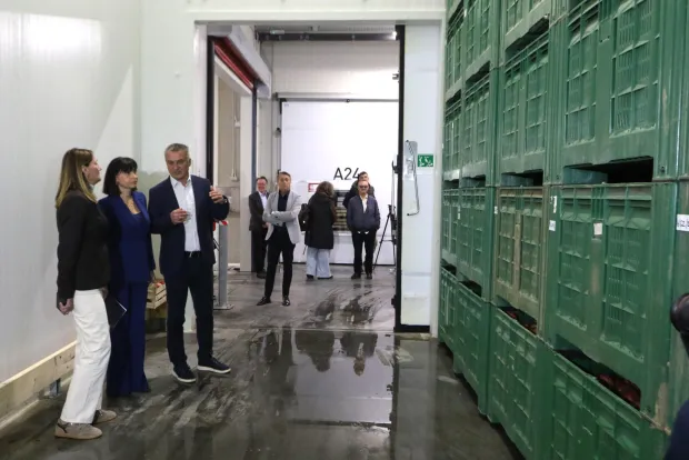 Osijek, 29. 09. 2026, Industrijska zona Nemetin. Regionalni distributivni centar, RDC. Posjet županice, Nata&scaron;a Trami&scaron;ak, RDC-u i dodjela potpora, obilazak, pogona, hladnjače... Ankica Pranjić, Nata&scaron;a Trami&scaron;ak, Alen Mamić.snimio GOJKO MITIĆ