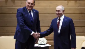 epa12426542 Bosnian Serb leader Milorad Dodik (L), serving as the 8th President of the Republika Srpska, and Russian President Vladimir Putin (R) shake hands as they pose for photos during a meeting on the sidelines of the Valdai International Discussion Club in Sochi, Russia, 02 October 2025 (issued 03 October 2025). EPA/MIKHAIL METZEL/KREMLIN POOL MANDATORY CREDIT