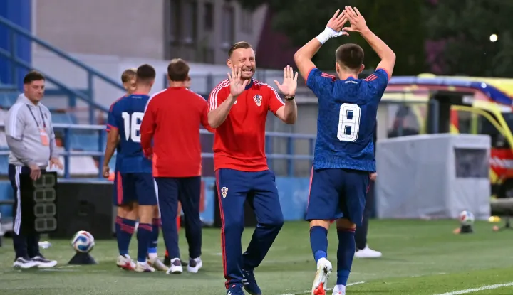 26.09.2026. Stadion Varteks, VaraždinKvalifikacijska utakmica za Europsko nogometno prvenstvo 2027 U-21 reprezentacija između Hrvatske i MađarskeNa fotografiji Ivica Olić i Adriano Jagu&scaron;ićPhoto: Marko Jurinec /HINA