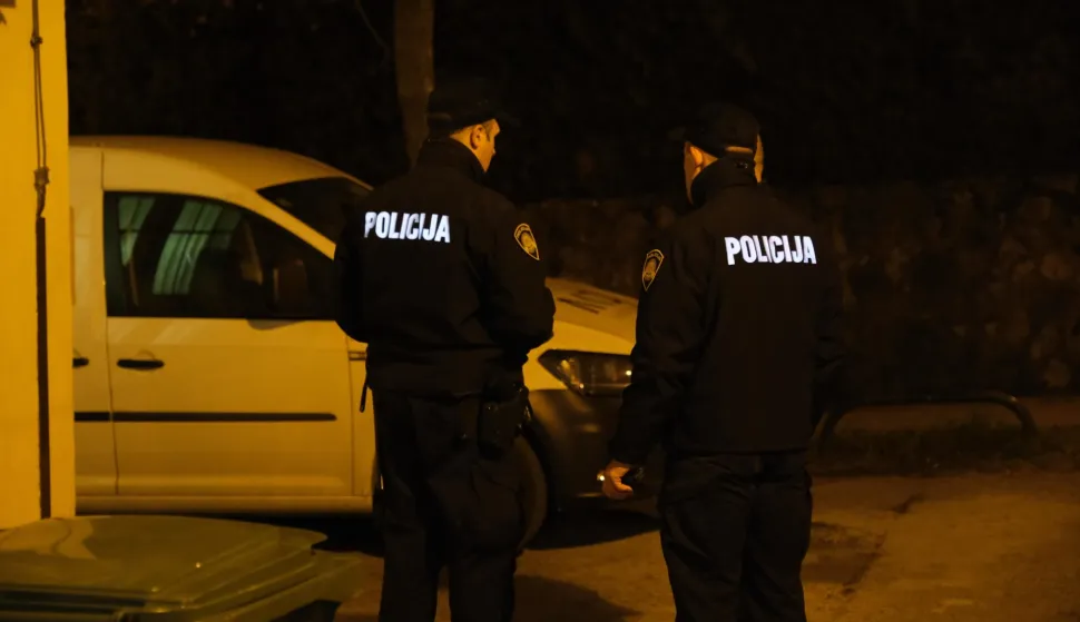 11.01.2022., Zagreb - Malo prije 18 sati nepoznati pljackas opljackao je poslovnicu Hrvatske poste u zagrebackom naselju Markusevec. Photo: Slaven Branislav Babic/PIXSELL