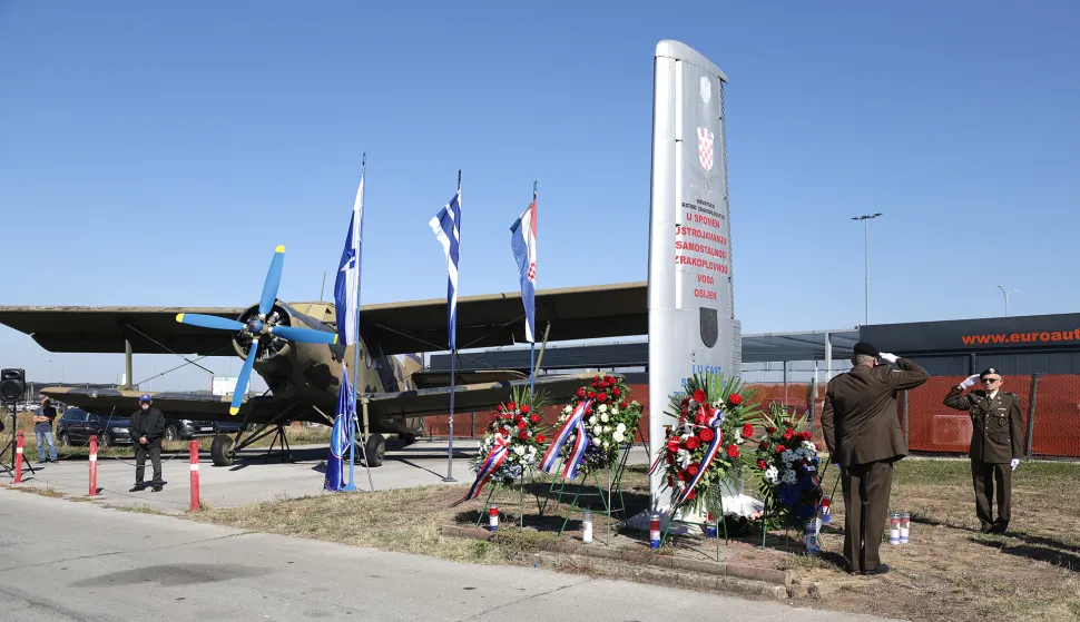 Aeromiting over Osijek marks 35th anniversary of First Croatian Air Force