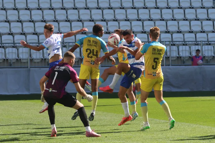 Osijek, 03. 10. 2026, Opus Arena, nogomet, prijateljska utakmica, Osijek - BSK, prihod od ulaznica ide za Azil.snimio GOJKO MITIĆ