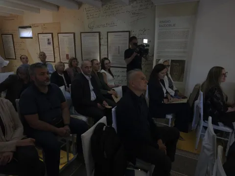 VINKOVCIU rodnoj spomen-kući Ivana Kozarca na Krnja&scaron;u, uz Bosut, održan je 11. znanstveno-stručni skup u sklopu projekta "Knji&scaron;ki Krnja&scaron;"listopad 2026.